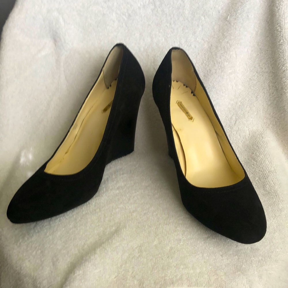 Max Studio Pumps
